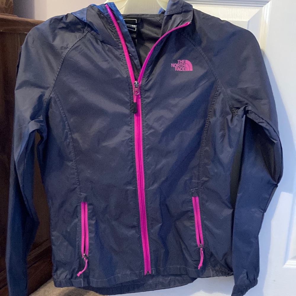 Ladies s/p Northface rain jacket with hood
